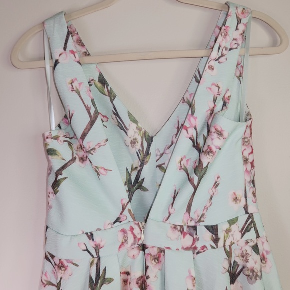 Flower print flare mini dress - Picture 3 of 5
